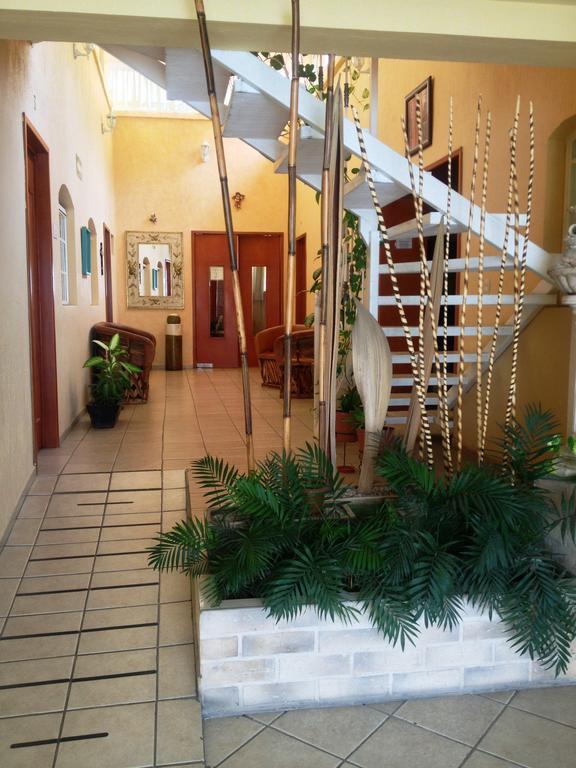 לינה וארוחת בוקר גואדלחארה Residencia Los Angeles מראה חיצוני תמונה