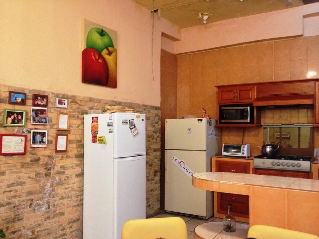 לינה וארוחת בוקר גואדלחארה Residencia Los Angeles מראה חיצוני תמונה