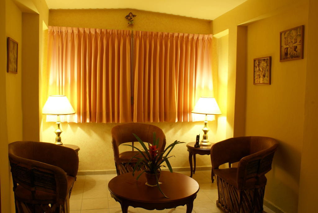 לינה וארוחת בוקר גואדלחארה Residencia Los Angeles מראה חיצוני תמונה